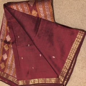 Silk saree maroon with silver & copper colored pallu